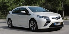 Opel Ampera motore elettrico con buona autonomia