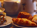 Altroconsumo: ricca colazione o colazione da ricchi? I tavoli dei bar romani e veneziani sono i piu' cari