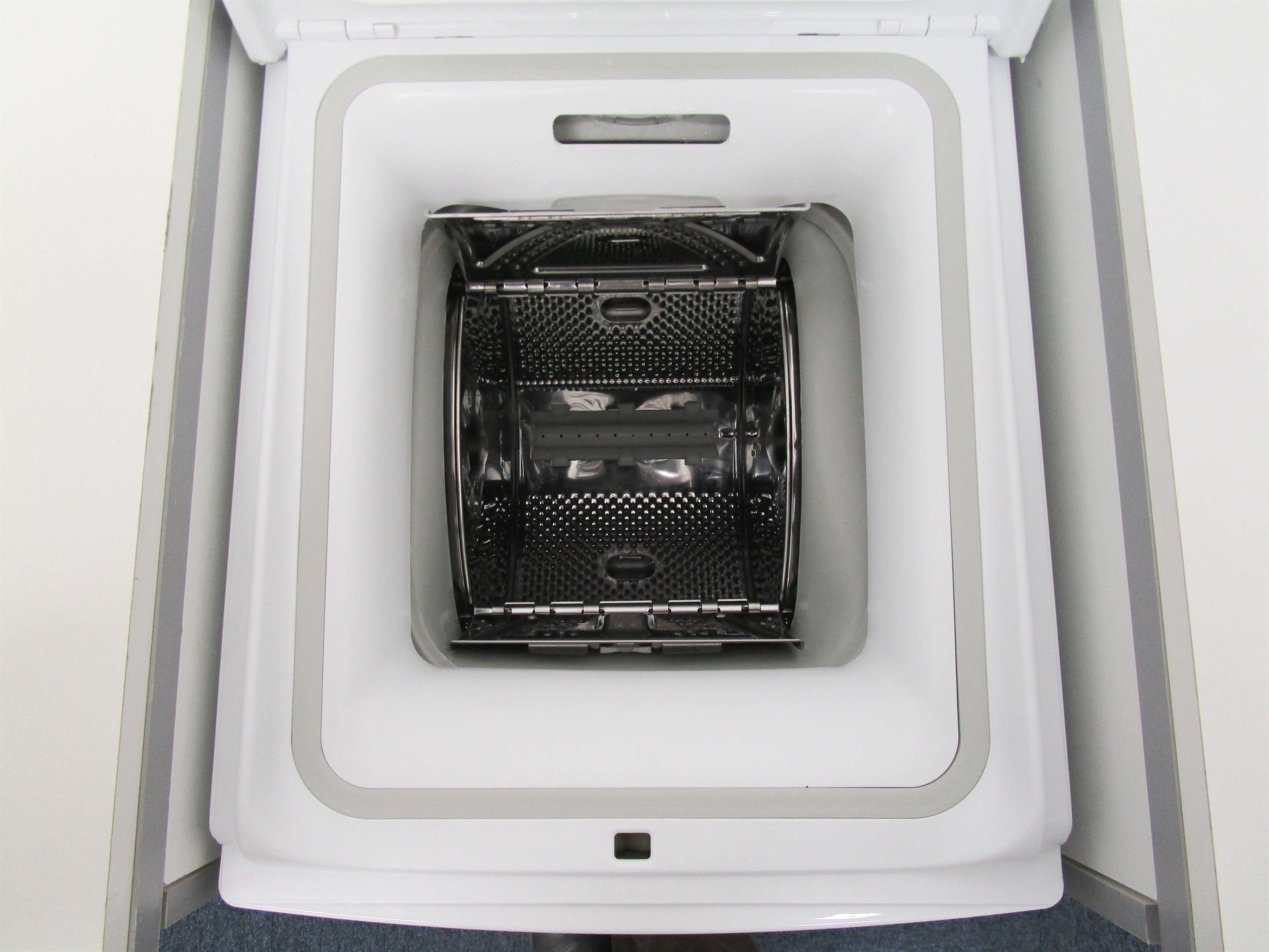 INDESIT BTW A61052
