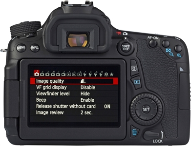 CANON EOS 70D + 18-55mm IS STM